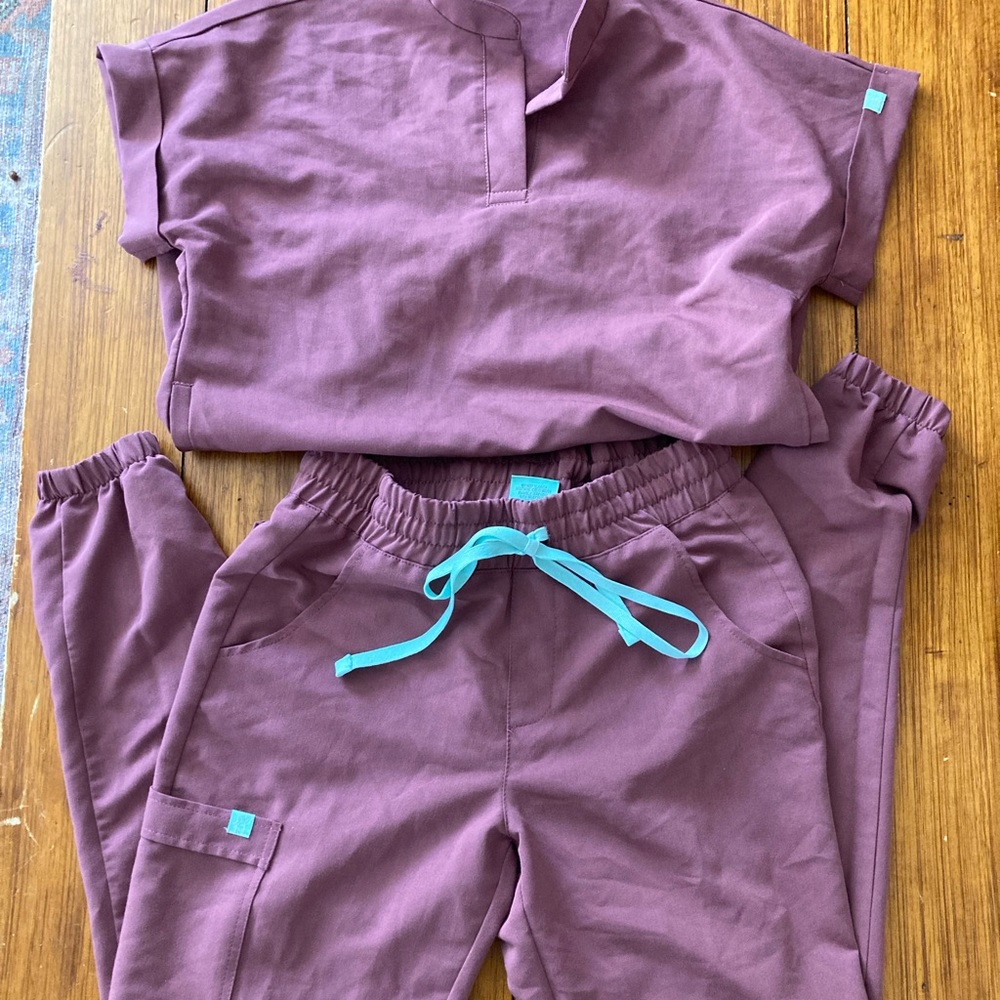 Garde Malade Purple Scrub Set with Teal Accents